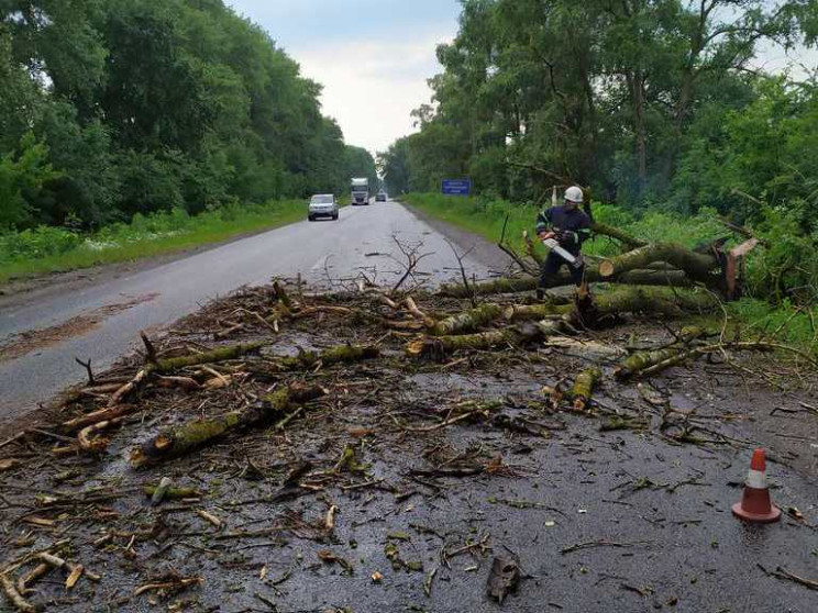 Град и шквалы: В винницкую область надви…