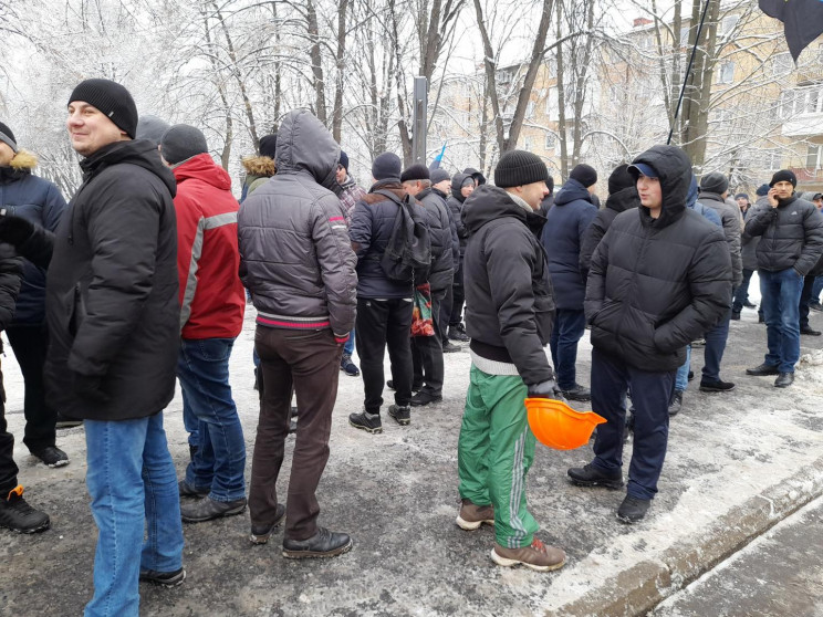 Шахтеры Львовщины перекрыли дорогу в меж…