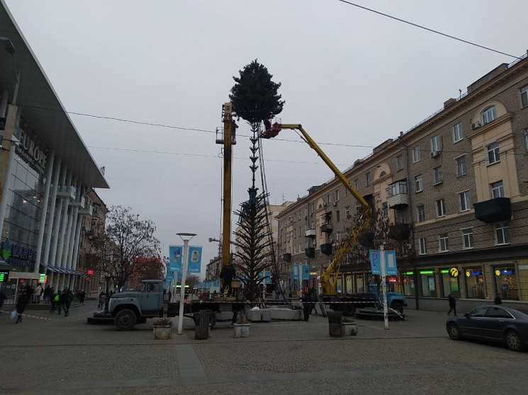 В Днепре на Европейской площади устанавл…