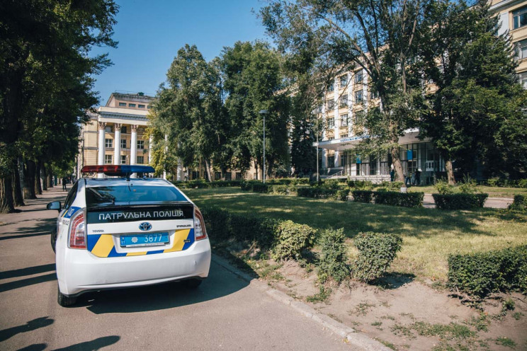 У Дніпрі та Кривому Розі "замінували" ші…
