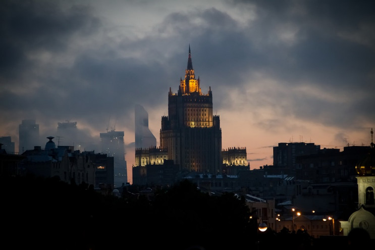 Россия запустила фейк об украинских дипл…