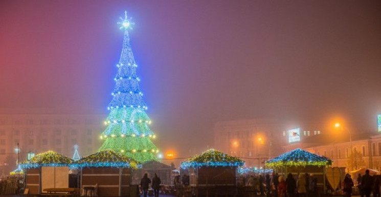 Святковий ярмарок на головній площі Харк…