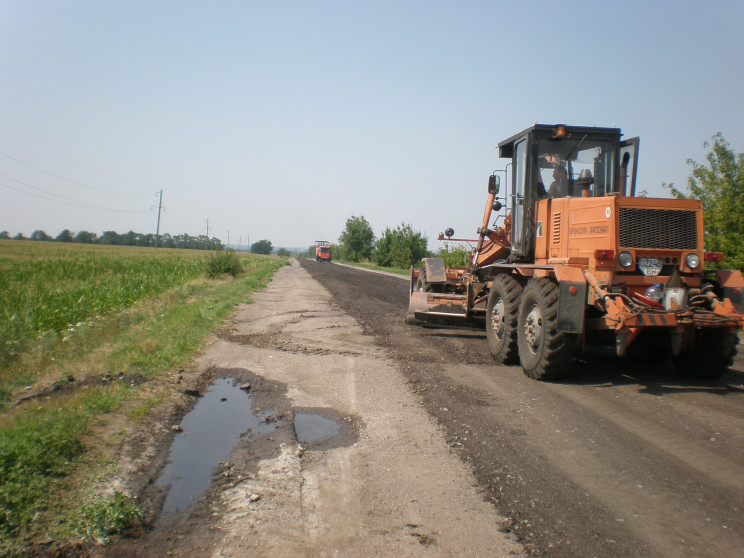 На Кропивниччині продовжують ремонт доро…