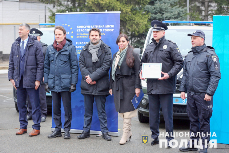 Поліції Вінниччини передали сучасну мобі…