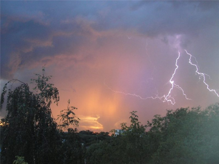 На Прикарпатті оголошено штормове попере…