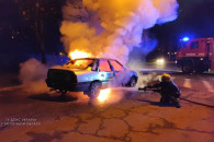 В Запорожской области ночью пылали автом…