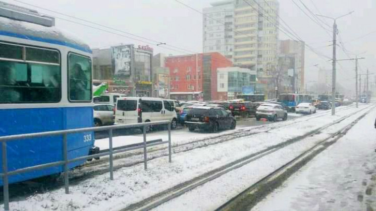 У Вінниці через снігопад утворилися зато…