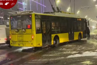 Киев осстановился из-за мощного снегопад…