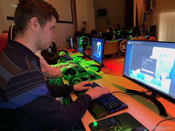 У Харкові стартував турнір із комп’ютерн…