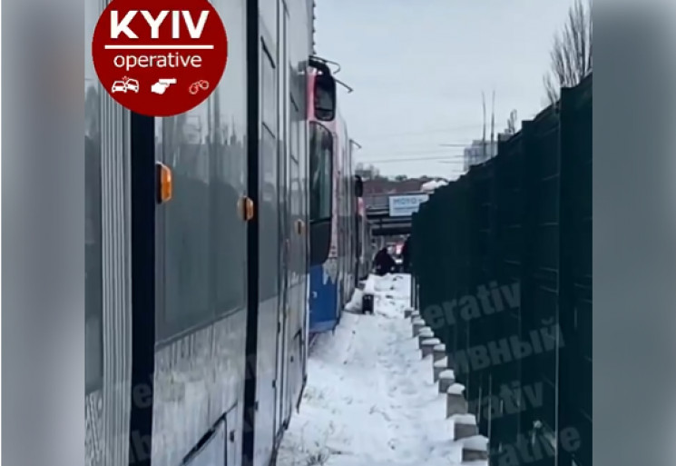 У Києві через аварію заблоковано рух шви…