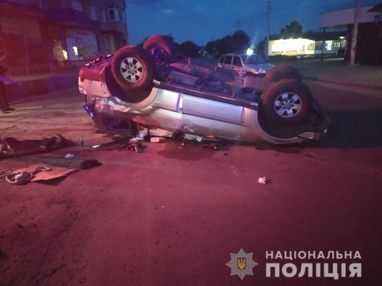 На Харьковщине перевернулся автомобиль:…