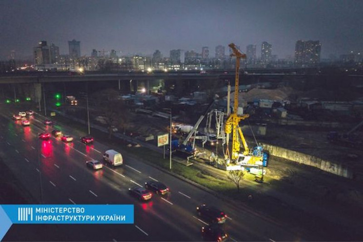 В Киеве продолжается достройка Дарницког…