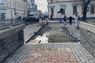 На площі Петефі в Ужгороді відкрили для…