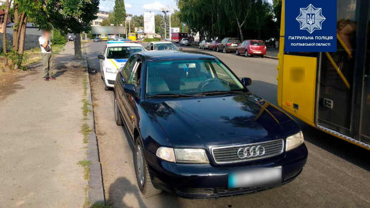 У Полтаві водій Audi надав копам "липові…
