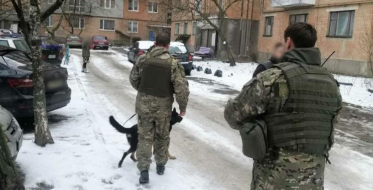 У Полтаві п'яний чоловік повідомив про з…