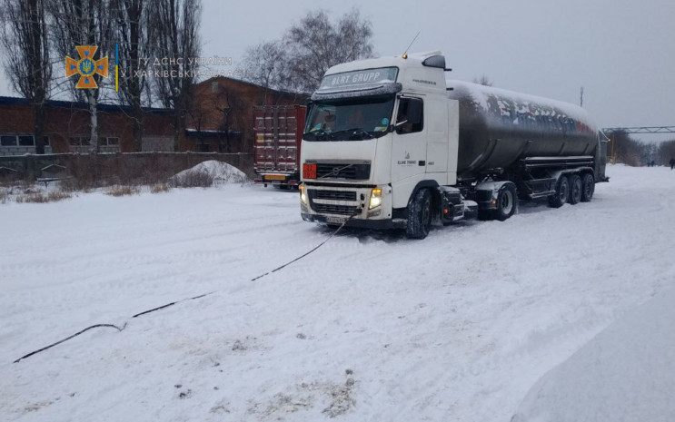 В Харькове грузовик с медицинским кислор…