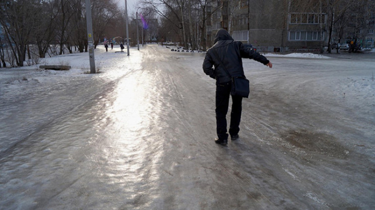 Ожеледиця та сніг: У Києві на 31 грудня…