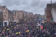 В Амстердаме COVID-диссиденты жестоко по…