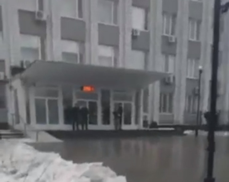 В Донецкой области полицейские включили…