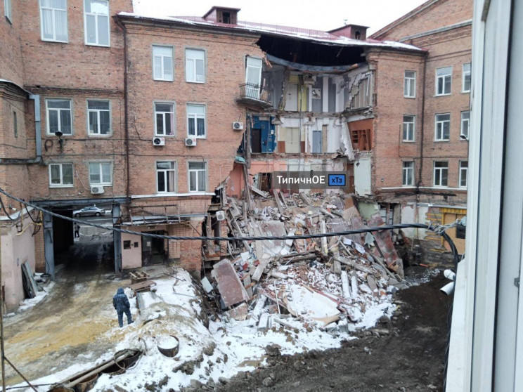 В Харькове обрушилось четырехэтажное офи…