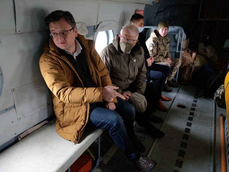 Боррель летит на Донбасс: Посетит Станиц…