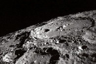 Вчені виявили воду у ґрунті з Місяця…