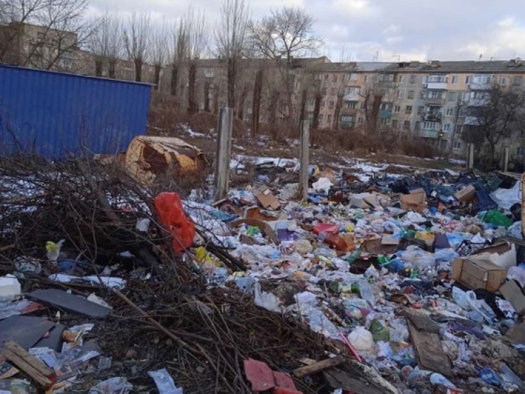 Окуповану Макіївку завалило сміттям: Меш…