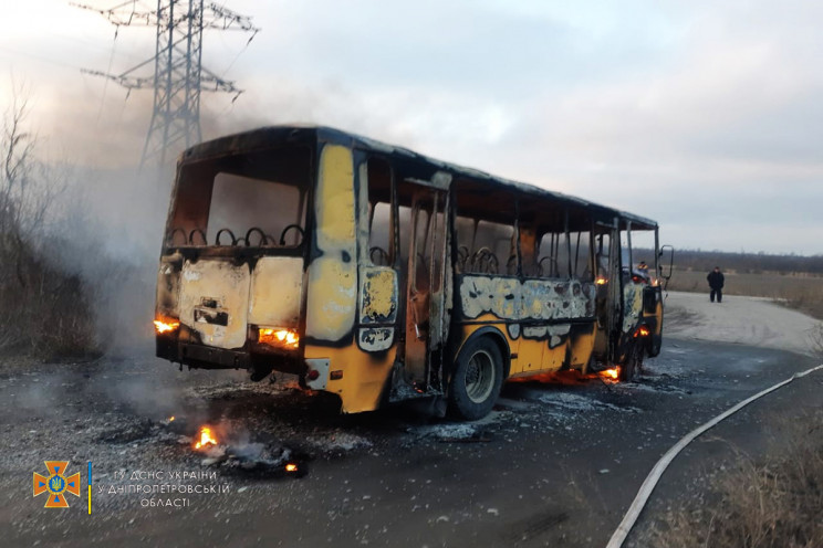 На Днепропетровщине загорелся автобус с…