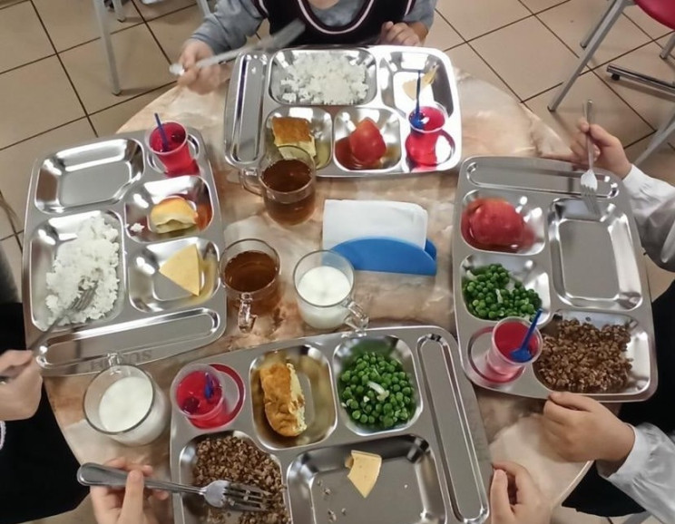 Реформа школьного питания: Родители крит…