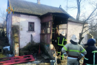На Харьковщине в доме сгорели отец и сын…