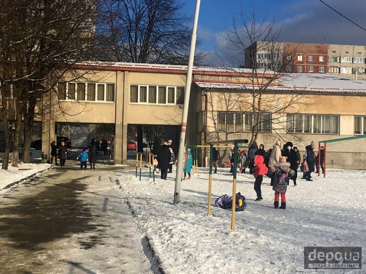 Усі школи Львова замінували…