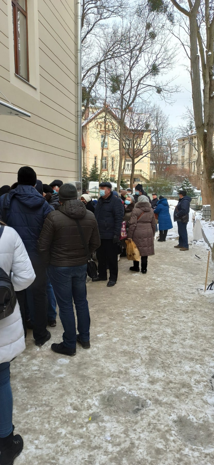 Місія нездійсненна: Львів’яни стоять на…