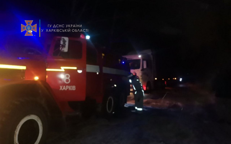 В Харькове спасатели двое суток вытягива…