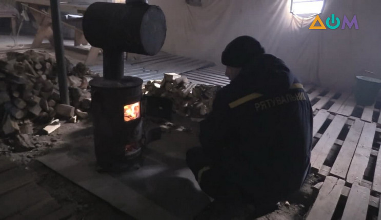 Біля КПВВ на Донбасі через морози розгор…