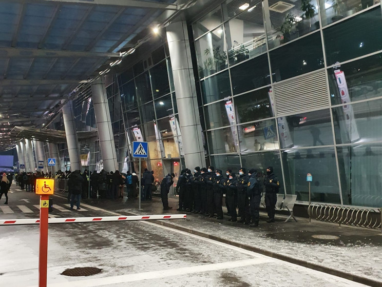 Повернення Порошенка: У Києві в аеропорт…