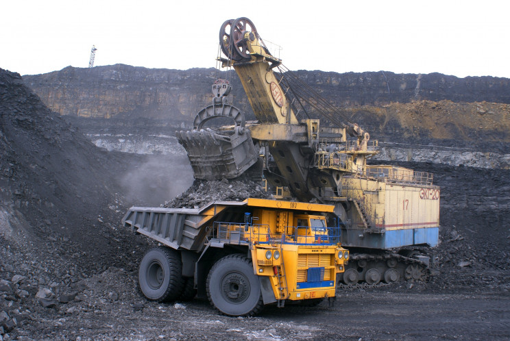 Влада вихваляється накопиченим вугіллям…
