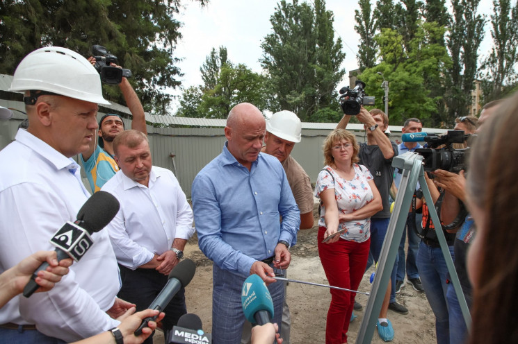 Одеський мер п’ять разів попався на "доп…