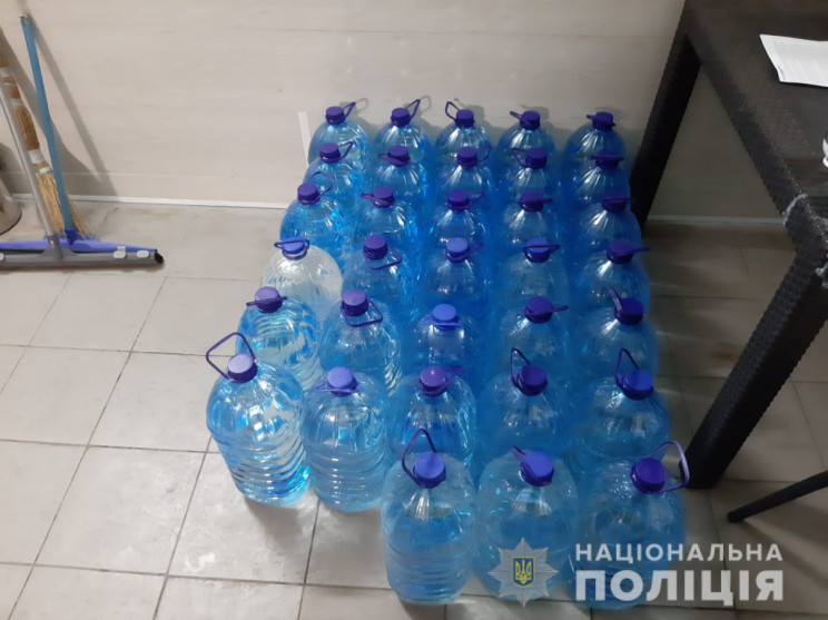 На Харківщині поліція вилучили майже тон…
