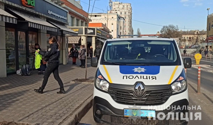 Одеситка обікрала літню жінку на милицях…