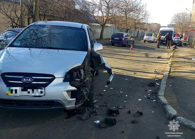 В Одесі автівка збила мотоцикліста…
