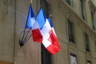 Во Франции хотят прямых переговоров межд…