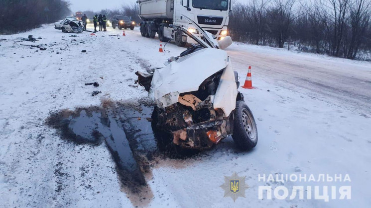 На Николаевщине машину разорвало пополам…