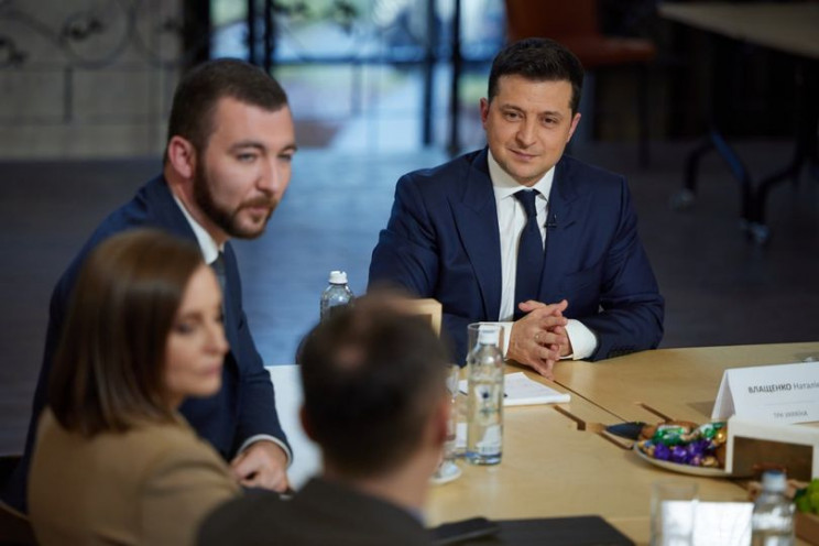 День рождения Зеленского: В Офисе презид…
