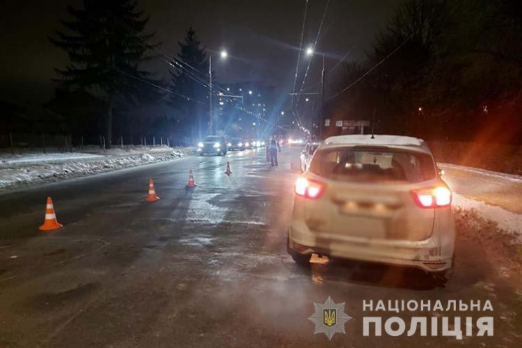 На переході у Тернополі автівка збила не…