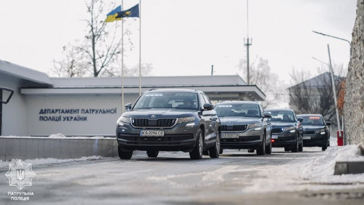 В Киеве на дорогах появились автомобили…