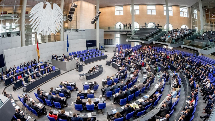 Парламент Германии соберется на слушания…