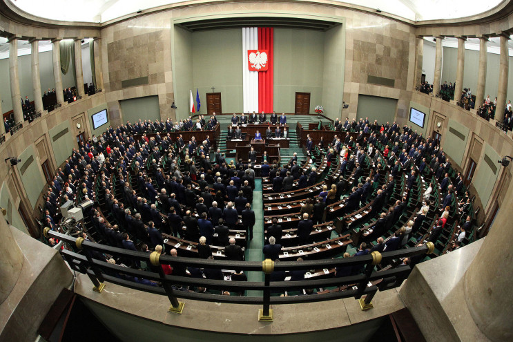 Польский парламент требует от НАТО и ЕС…