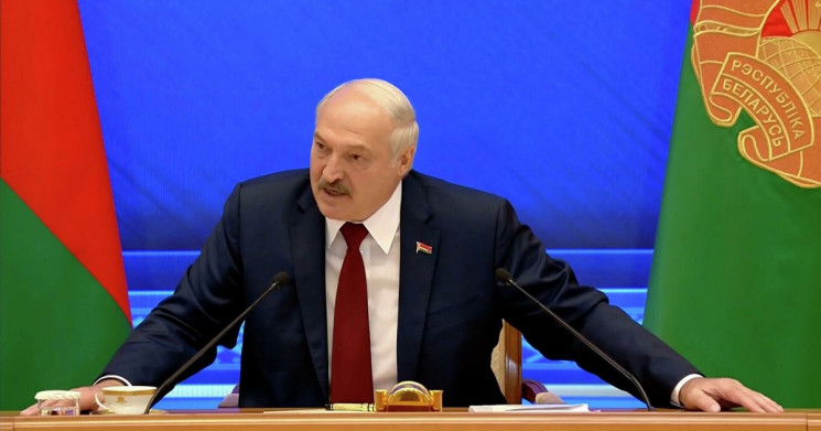 Лукашенко заплутався – чи відправляти св…