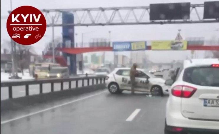 Через аварію на проспекті Бандери Троєщи…