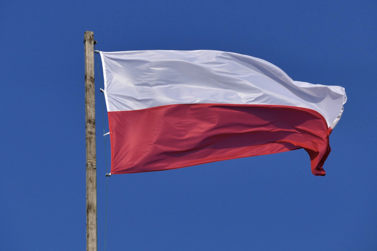 Польща обіцяє Україні безоплатну військо…